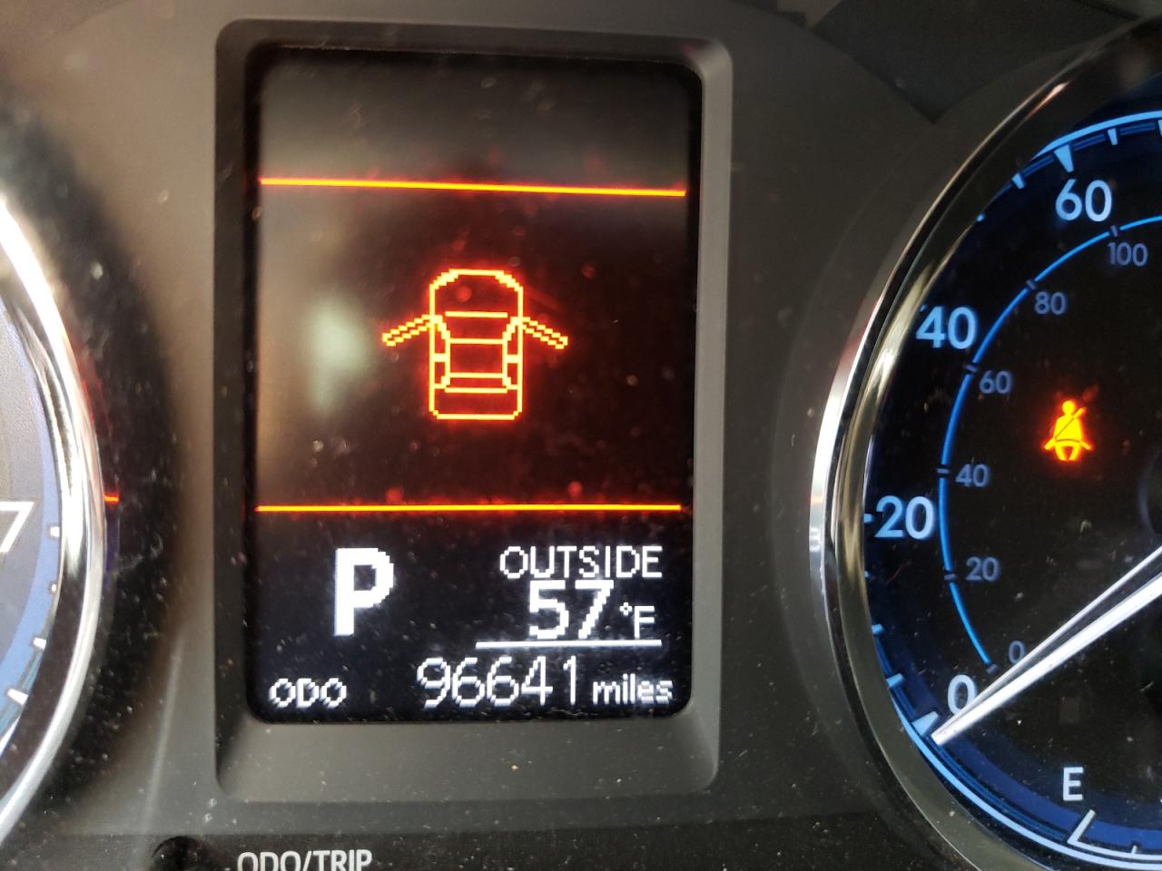 Photo 8 from auction – 2018 TOYOTA COROLLA L with VIN 5YFBURHE5JP837996