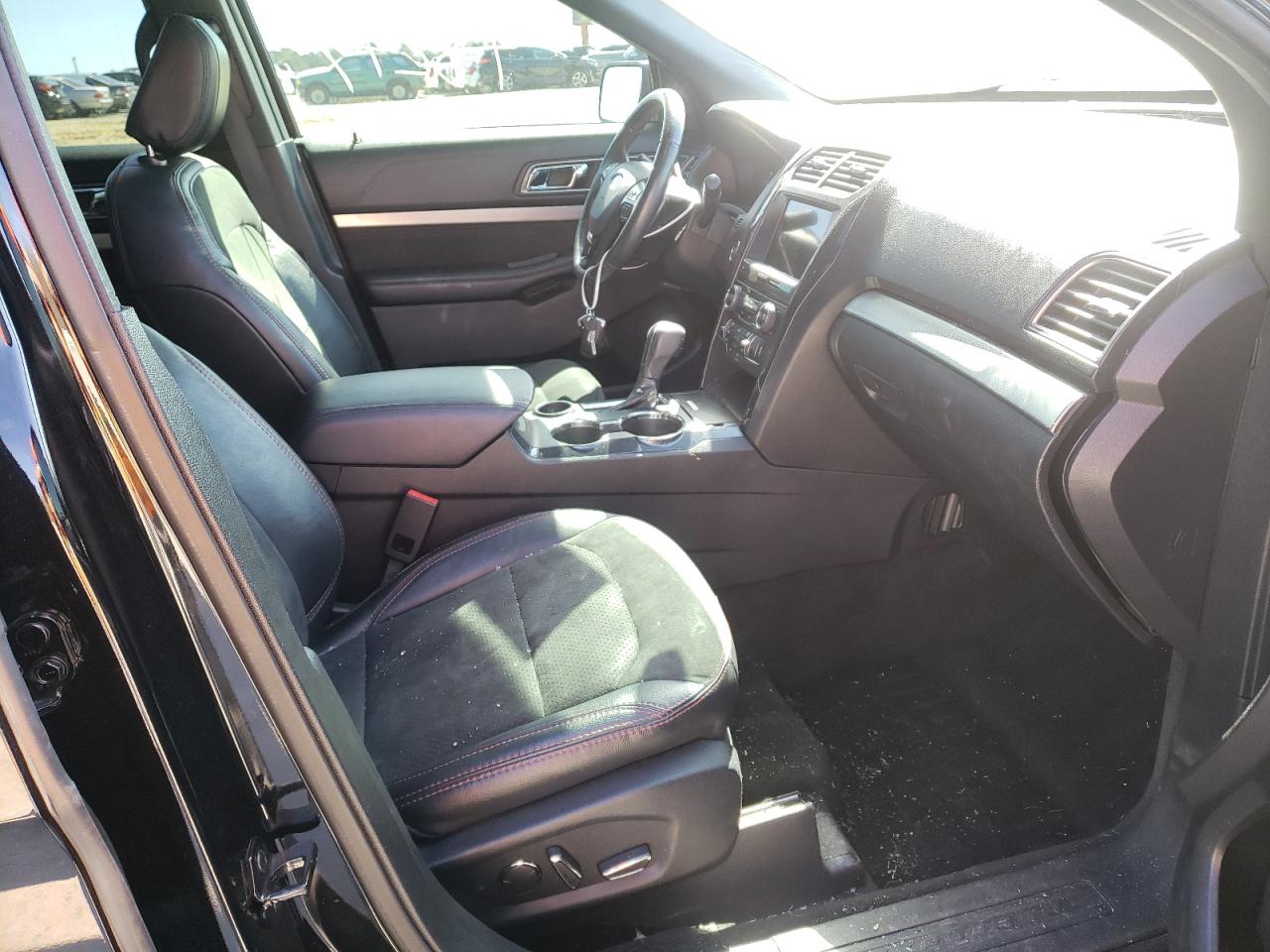 Photo 5 from auction – 2018 FORD EXPLORER X with VIN 1FM5K7D85JGA23755