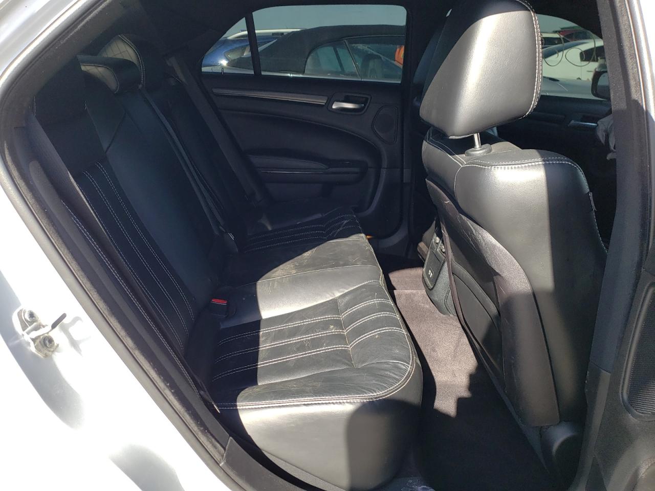 Photo 6 from auction – 2016 CHRYSLER 300 S with VIN 2C3CCAGG6GH296312