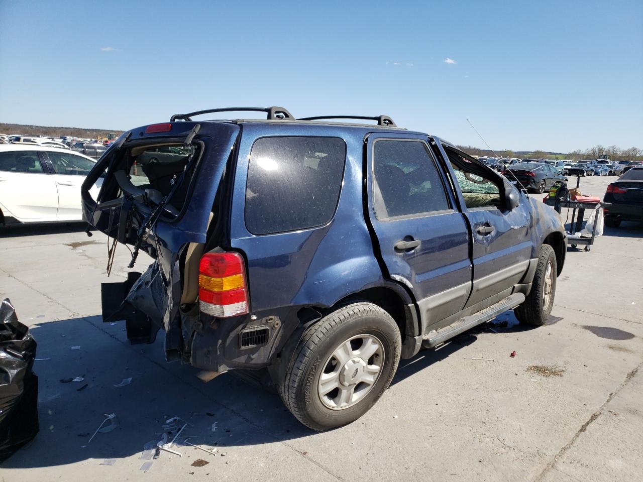 Photo 4 from auction – 2003 FORD ESCAPE XLT with VIN 1FMYU03153KC25613