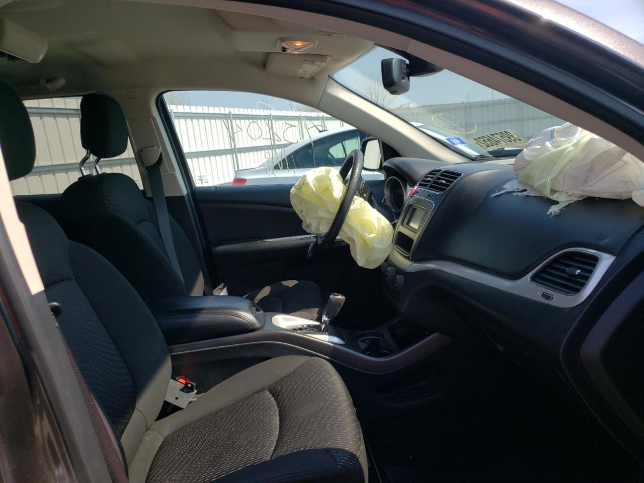 Photo 5 from auction – 2019 DODGE JOURNEY SE with VIN 3C4PDCBB6KT794155