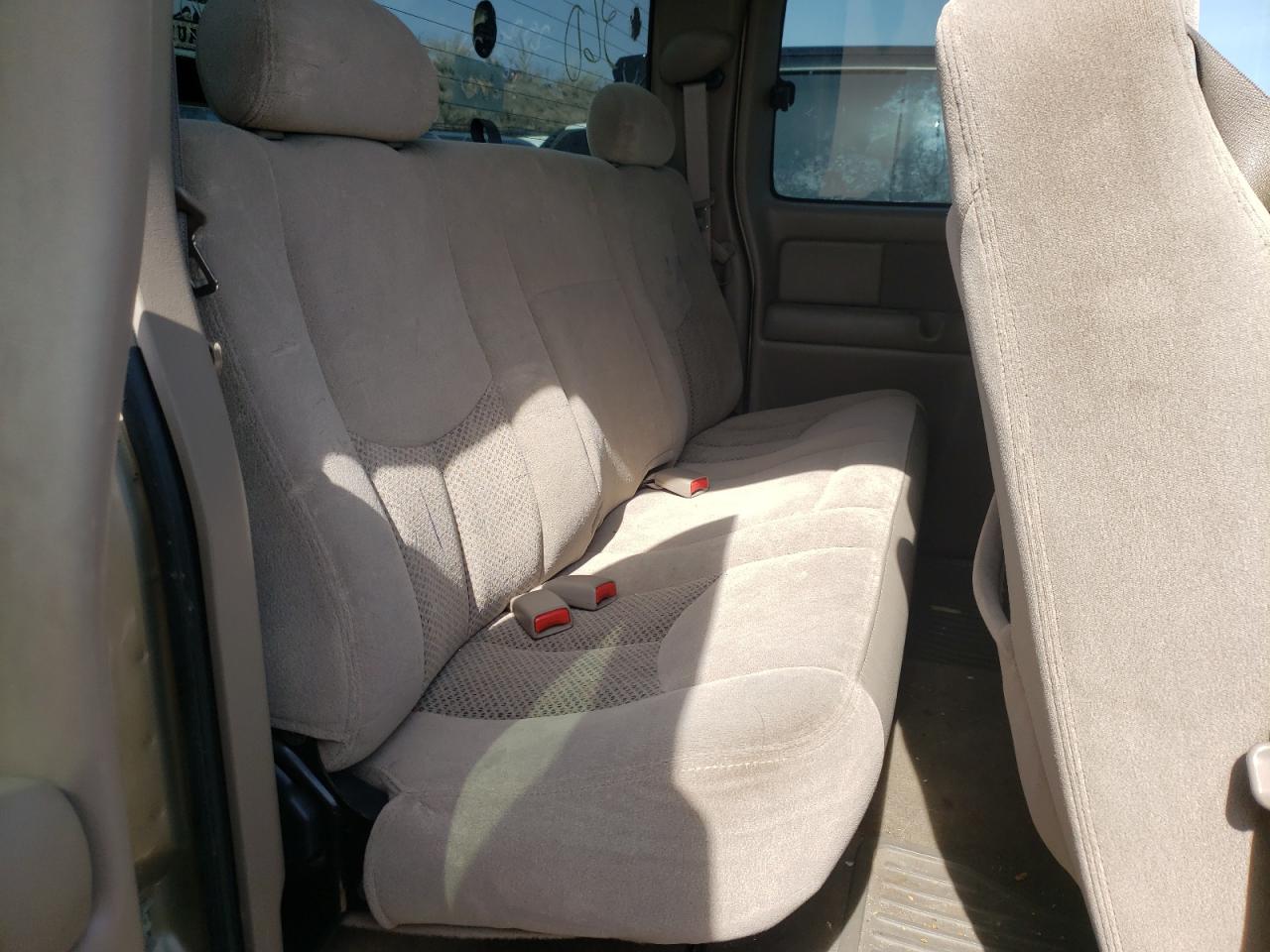Photo 6 from auction – 2004 CHEVROLET SILVERADO with VIN 1GCHC29224E263139