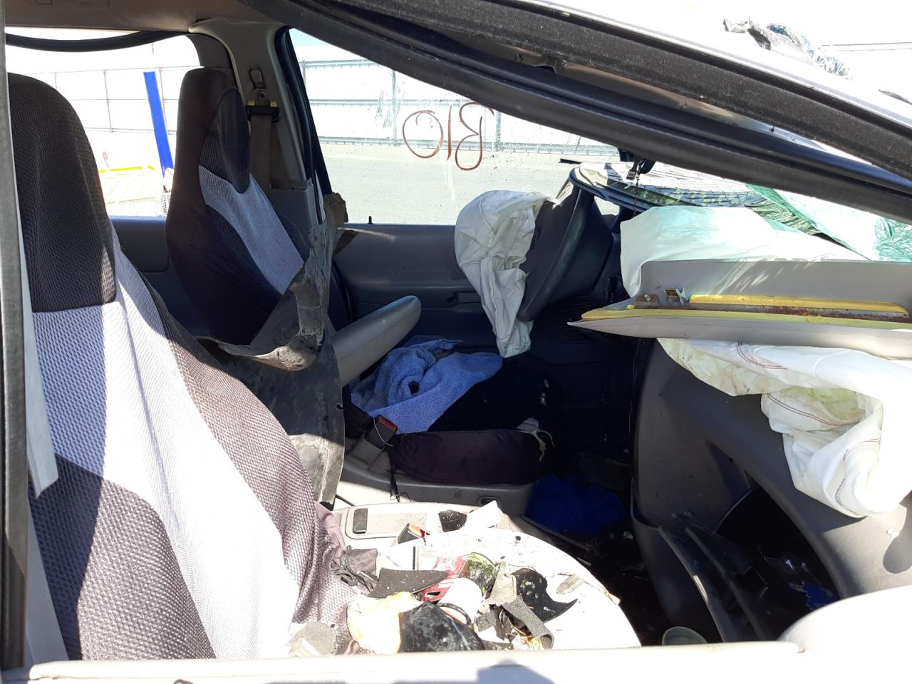 Photo 5 from auction – 2001 FORD WINDSTAR L with VIN 2FMZA51461BB03499