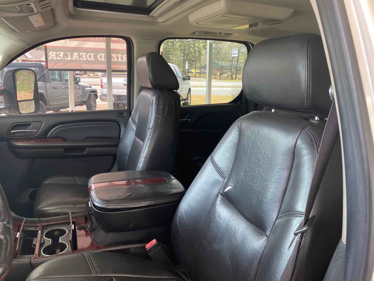 Photo 6 from auction – 2008 CADILLAC ESCALADE E with VIN 1GYFK66878R275600