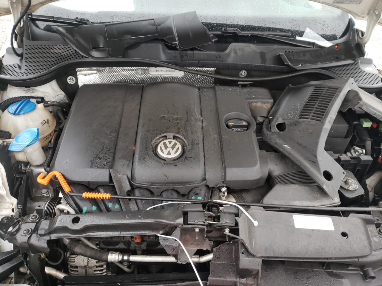 Photo 7 from auction – 2013 VOLKSWAGEN BEETLE with VIN 3VW5P7AT6DM813460