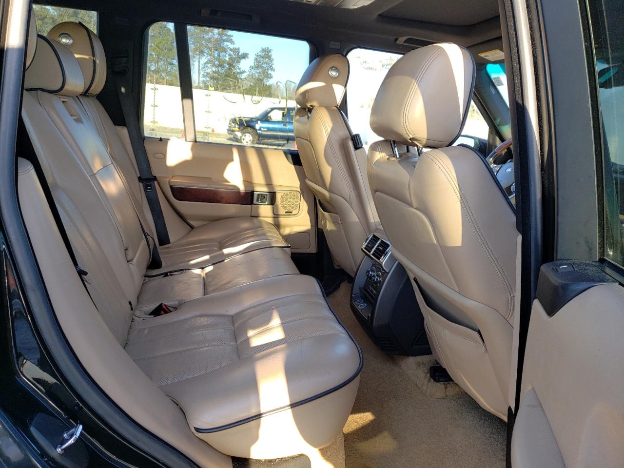 Photo 6 from auction – 2012 LAND ROVER RANGE ROVE with VIN SALMF1E44CA380551