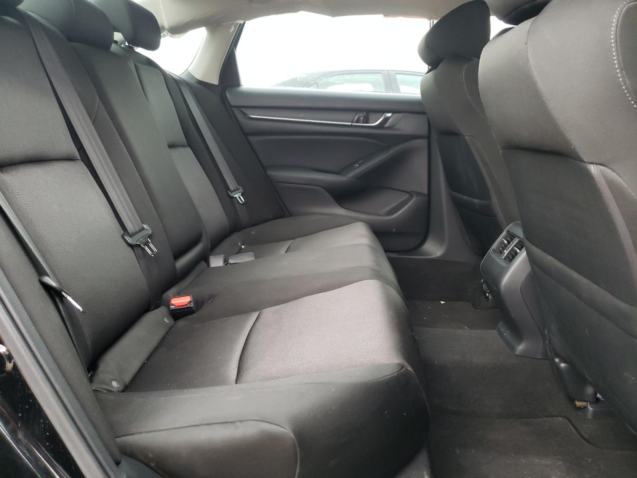 Photo 6 from auction – 2018 HONDA ACCORD EX with VIN 1HGCV1F41JA032242