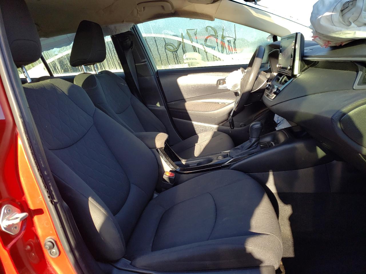 Photo 5 from auction – 2020 TOYOTA COROLLA LE with VIN JTDEPRAE2LJ081727