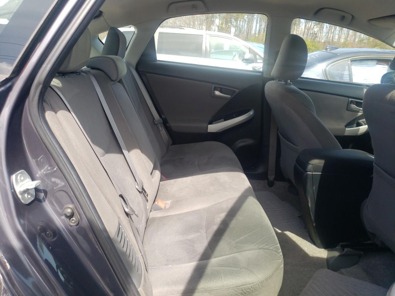 Photo 6 from auction – 2013 TOYOTA PRIUS with VIN JTDKN3DU3D5655321