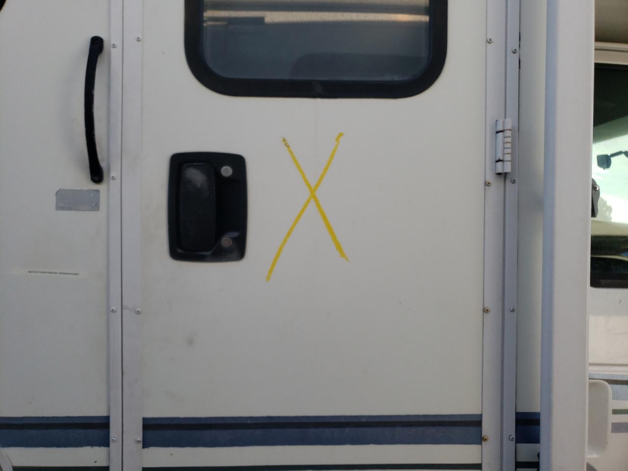 Photo 6 from auction – 2003 WINNEBAGO WINNEBAGO with VIN 1FDXE45S42HB70184