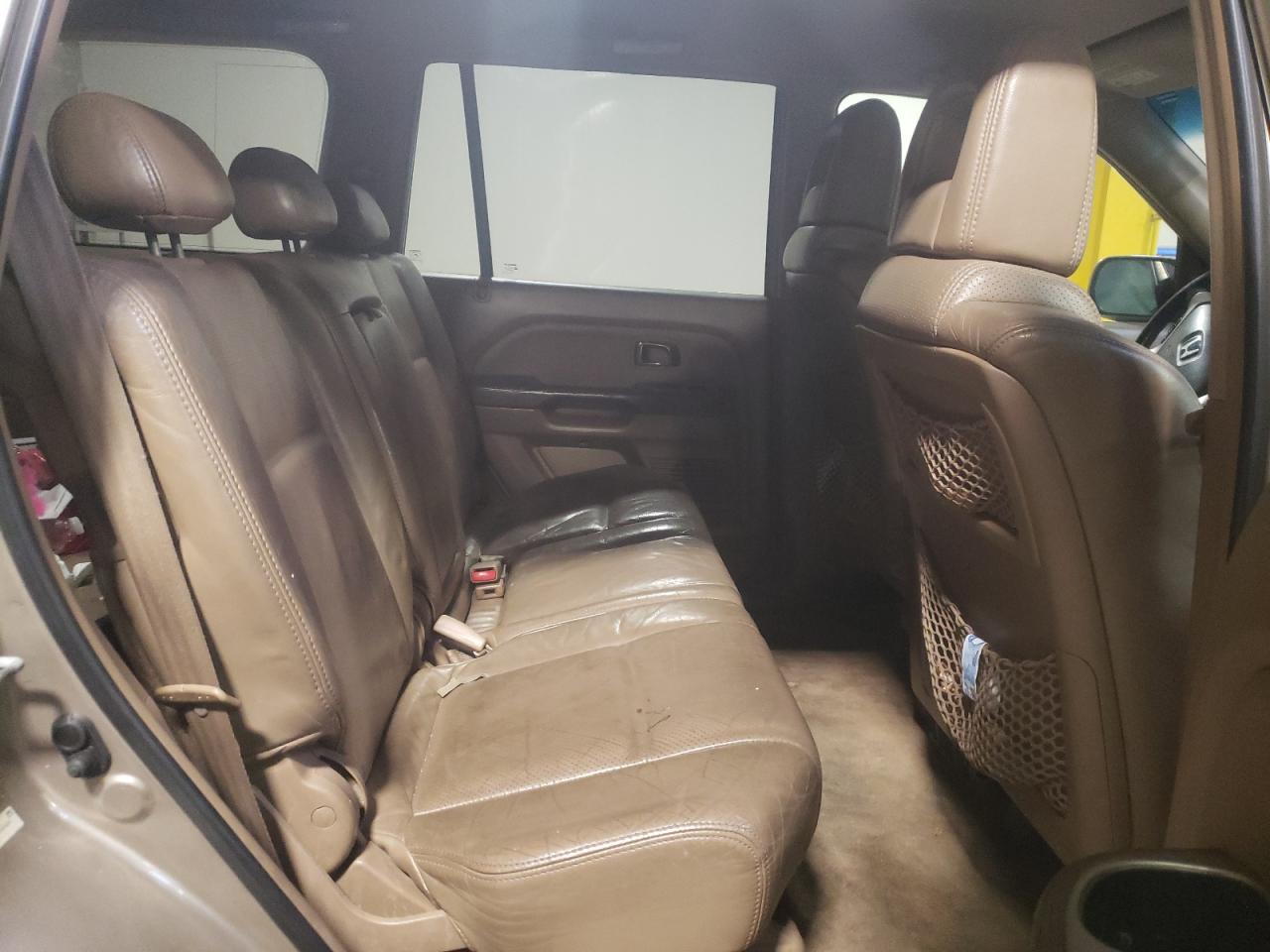 Photo 6 from auction – 2004 HONDA PILOT EXL with VIN 2HKYF18594H594989