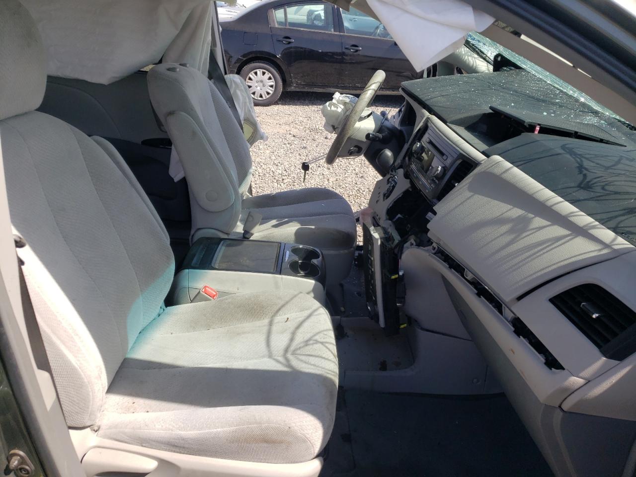 Photo 5 from auction – 2013 TOYOTA SIENNA LE with VIN 5TDKK3DC1DS318267