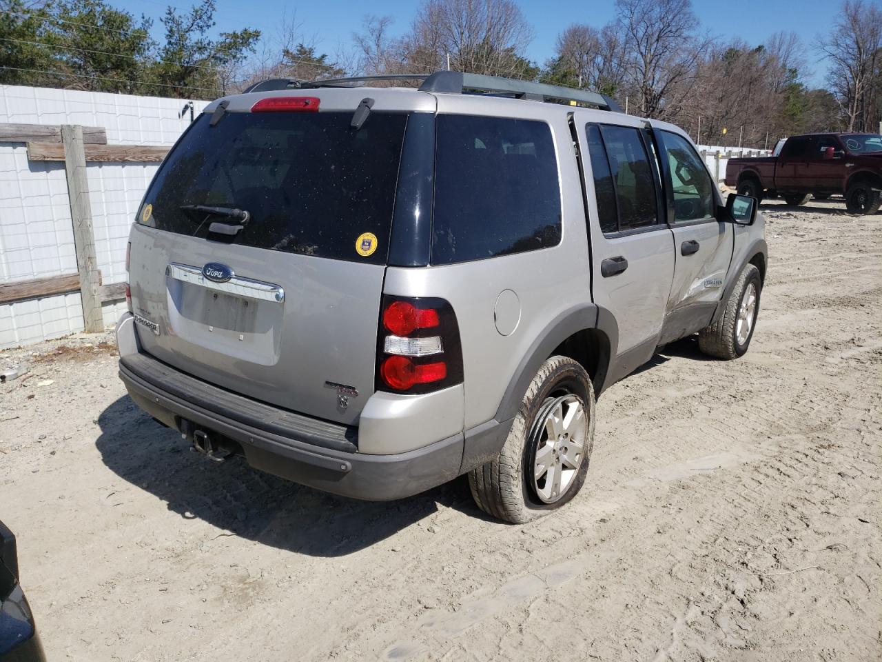 Photo 4 from auction – 2006 FORD EXPLORER X with VIN 1FMEU73876UA55000