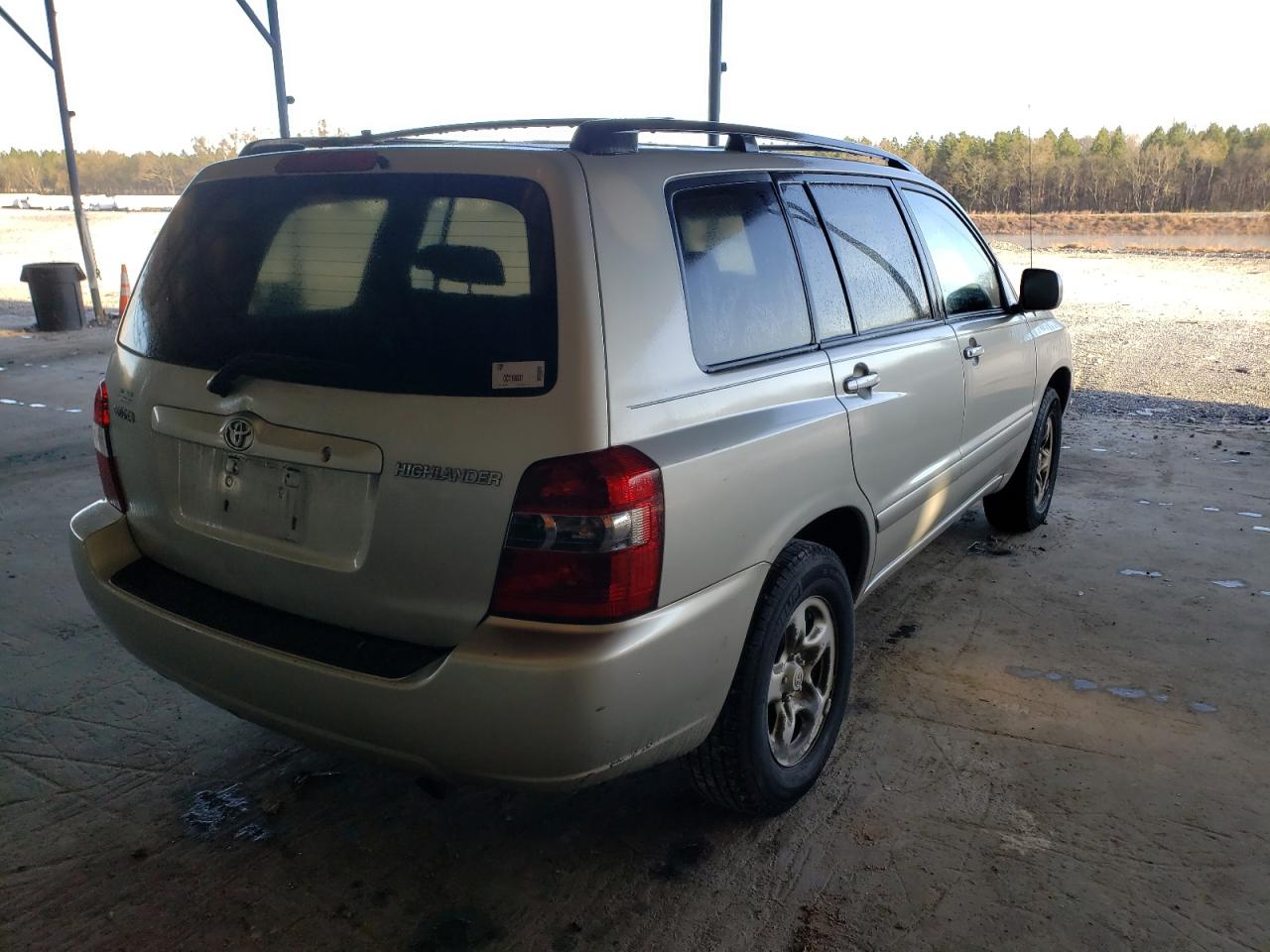 Photo 4 from auction – 2004 TOYOTA HIGHLANDER with VIN JTEGD21A840101309