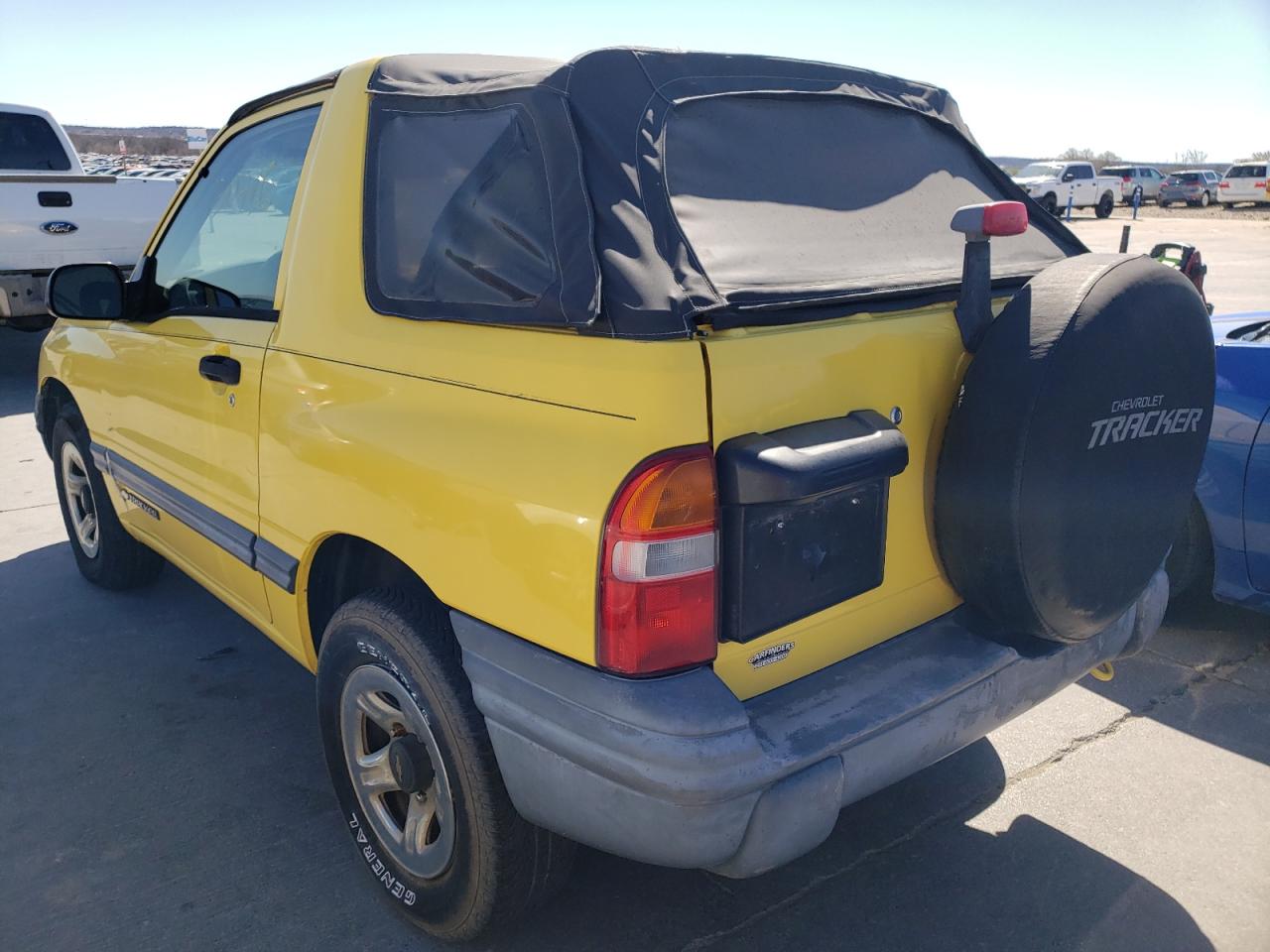 Photo 3 from auction – 2002 CHEVROLET TRACKER with VIN 2CNBE18C926943055