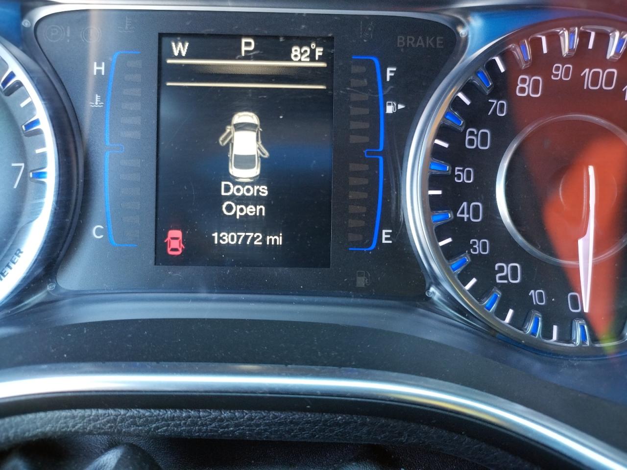 Photo 8 from auction – 2016 CHRYSLER 200 LIMITE with VIN 1C3CCCAB3GN116803