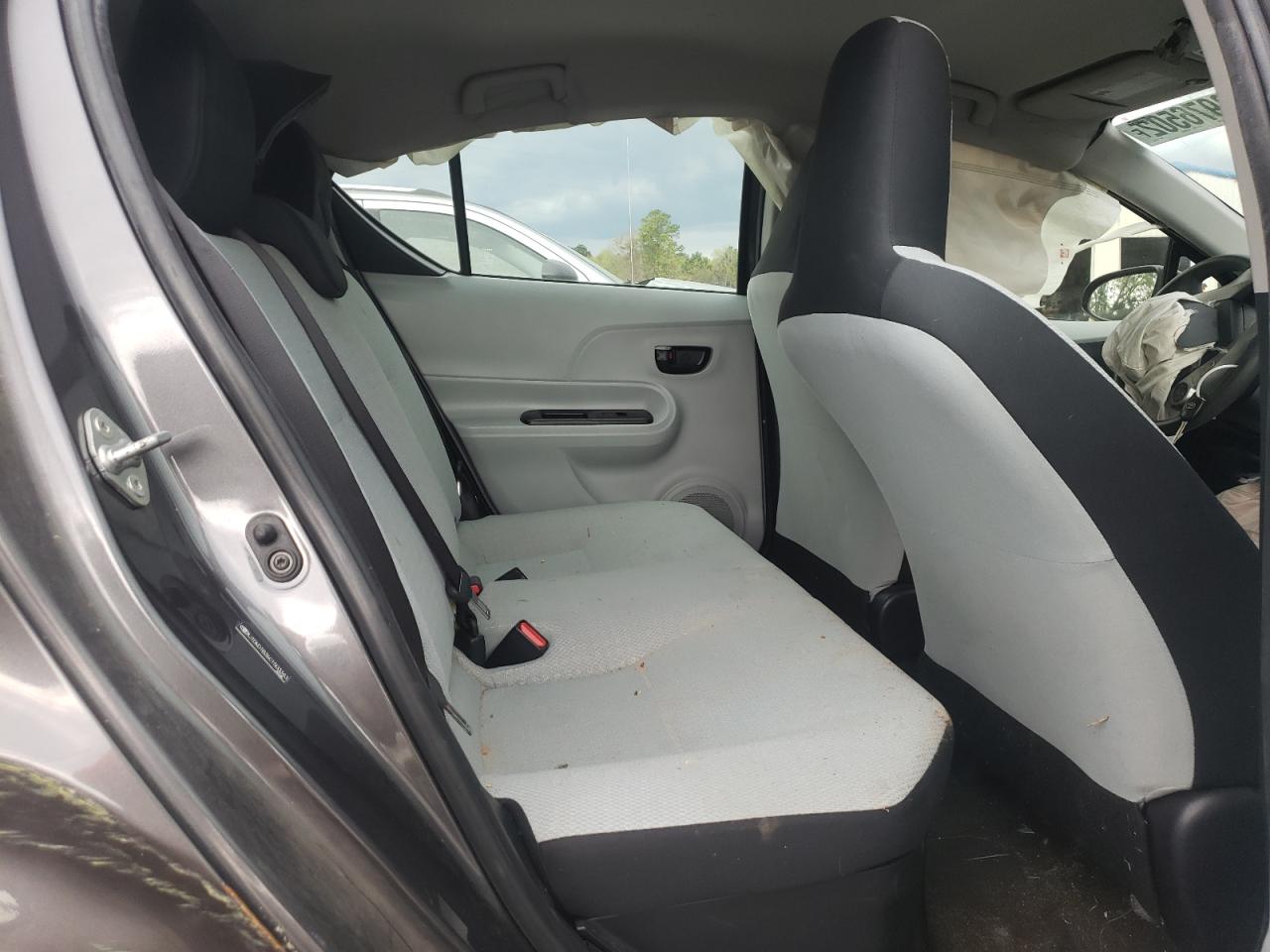 Photo 6 from auction – 2012 TOYOTA PRIUS C with VIN JTDKDTB36C1503343