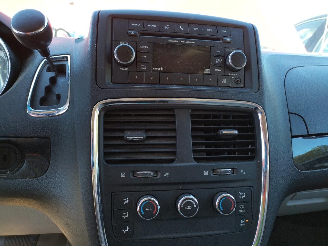 Photo 9 from auction – 2015 DODGE CARA GRAND with VIN 2C4RDGBG4FR686900