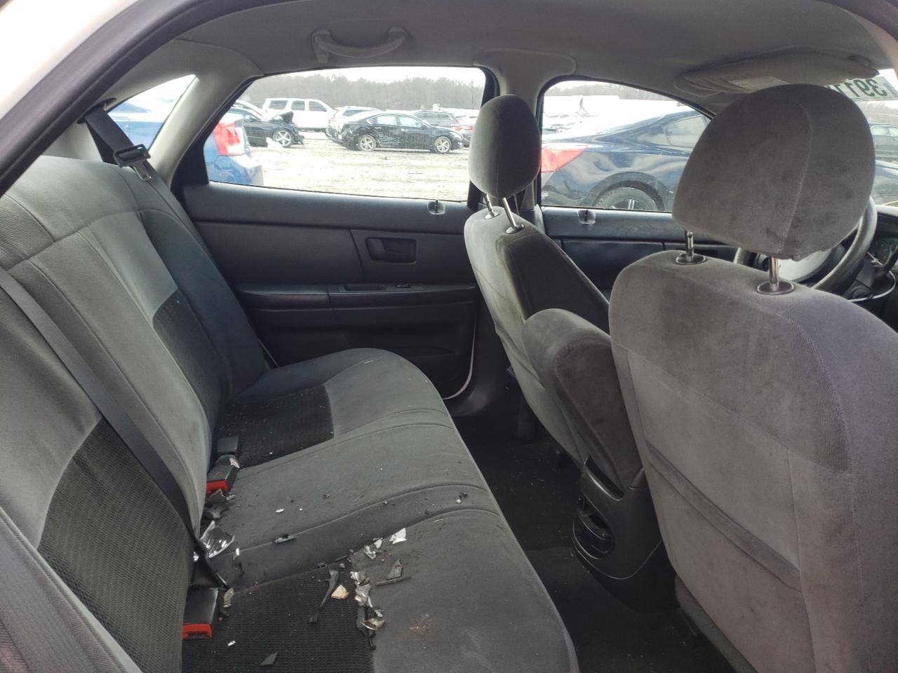 Photo 6 from auction – 2005 FORD TAURUS SE with VIN 1FAFP53U85A196584