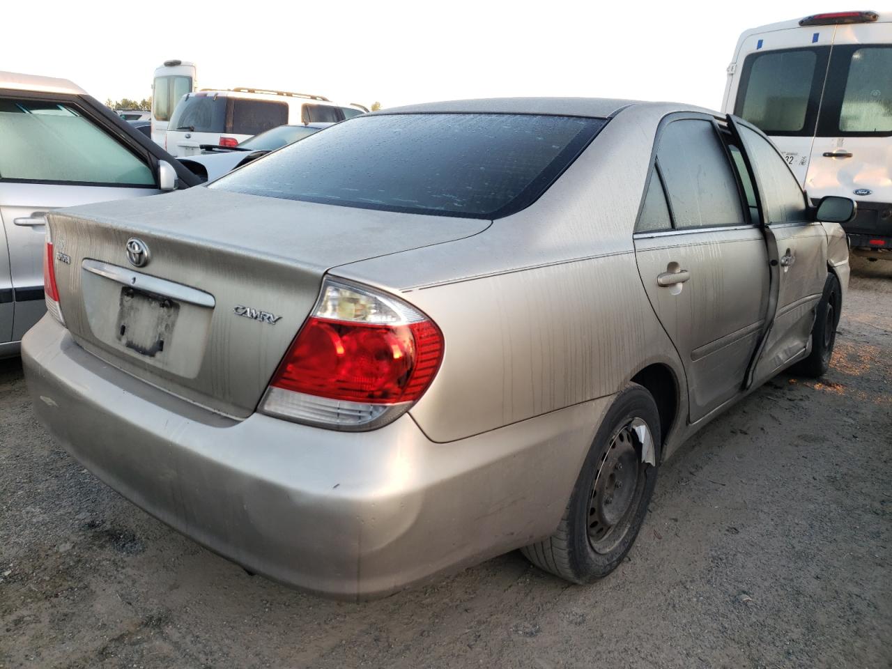 Photo 4 from auction – 2006 TOYOTA CAMRY LE with VIN JTDBE32K763057877