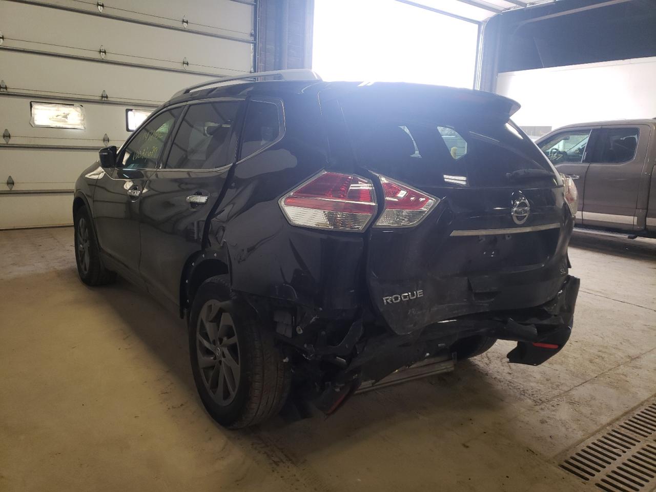 Photo 3 from auction – 2016 NISSAN ROGUE S with VIN 5N1AT2MT1GC781255