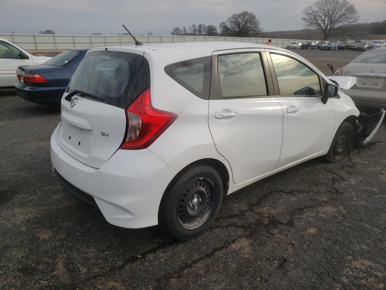 Photo 4 from auction – 2019 NISSAN VERSA NOTE with VIN 3N1CE2CP3KL366546