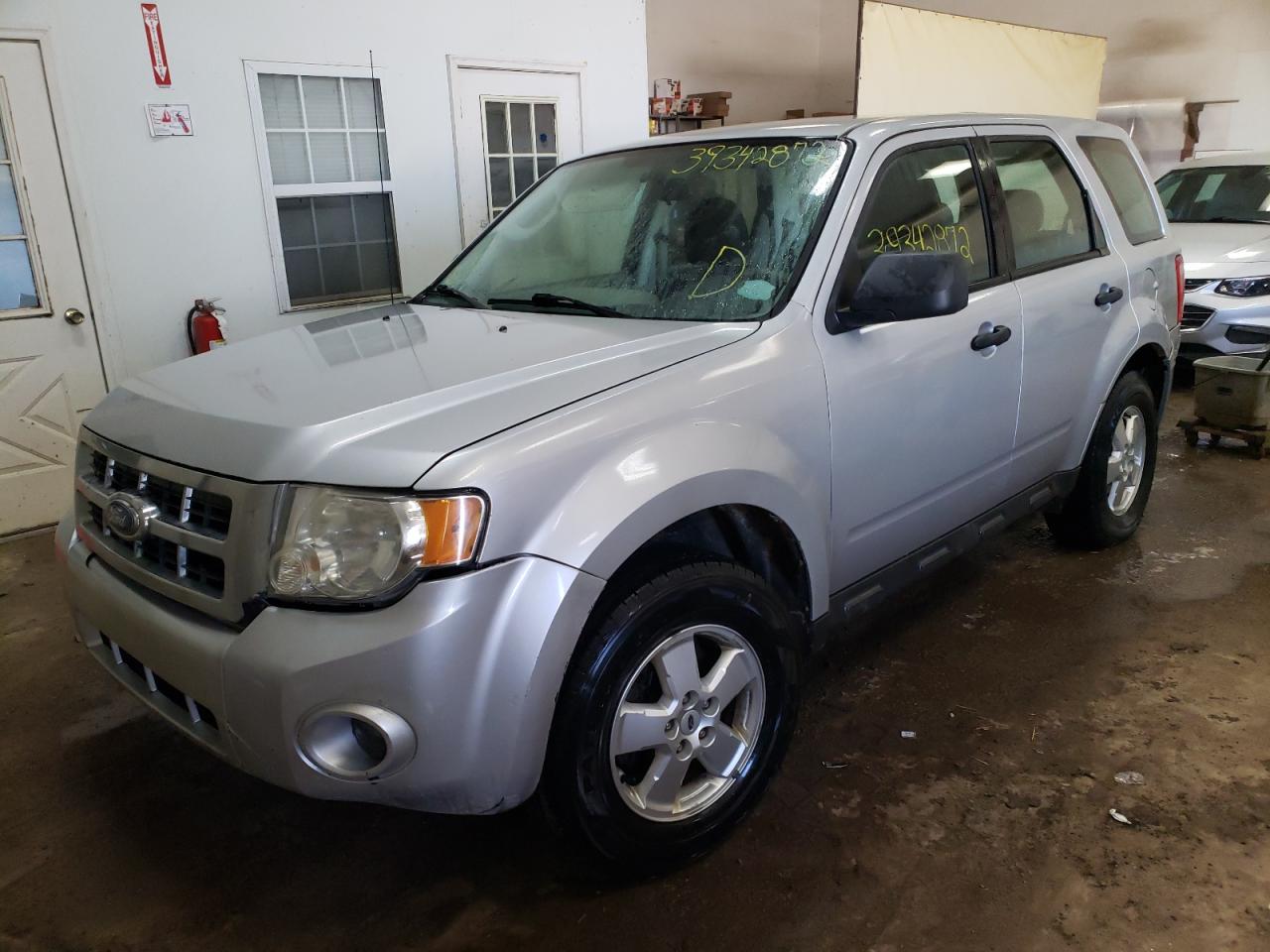 Photo 2 from auction – 2009 FORD ESCAPE XLS with VIN 1FMCU02789KD15606