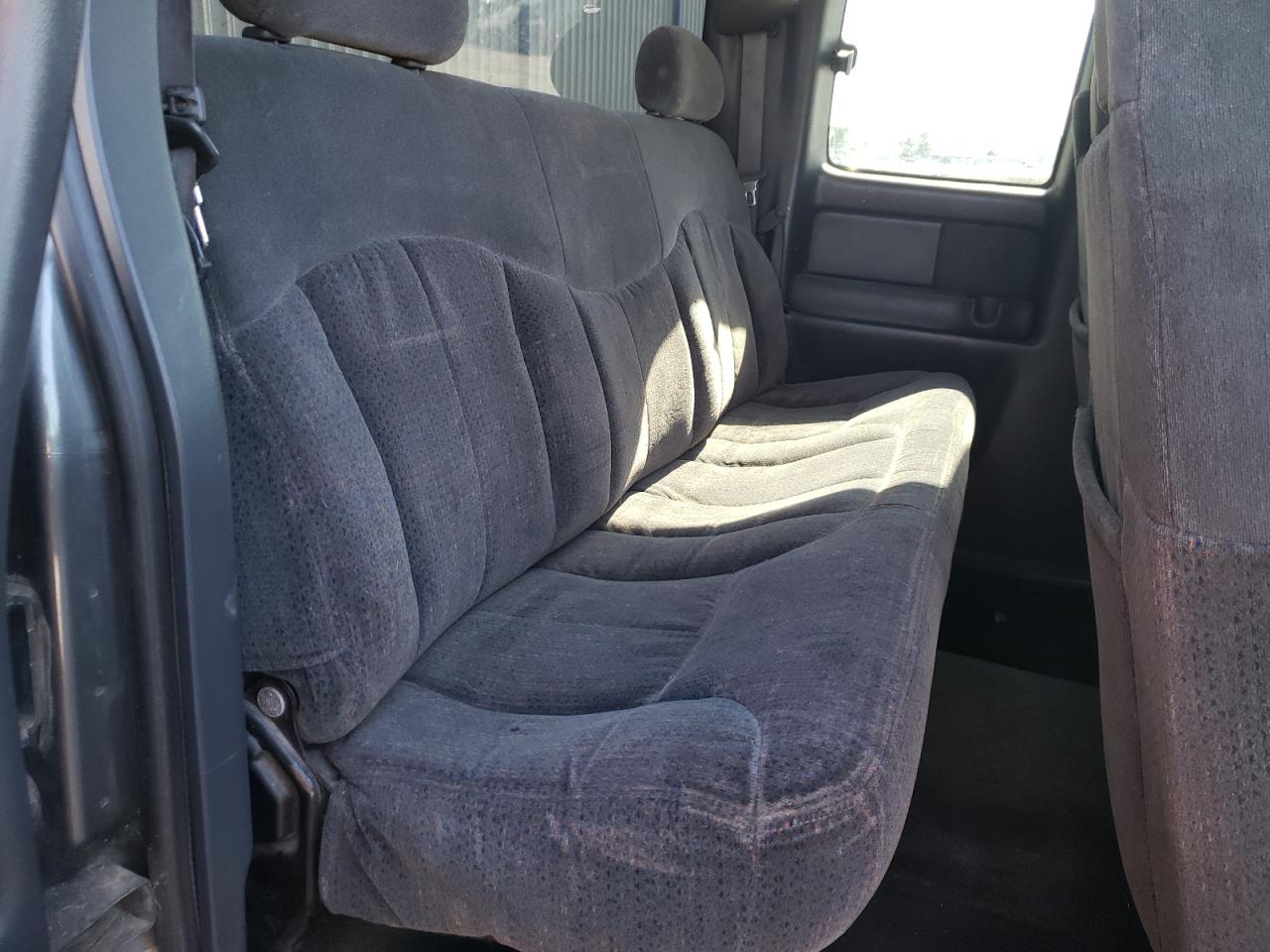Photo 6 from auction – 1999 CHEVROLET SILVERADO with VIN 2GCEK19TXX1191220