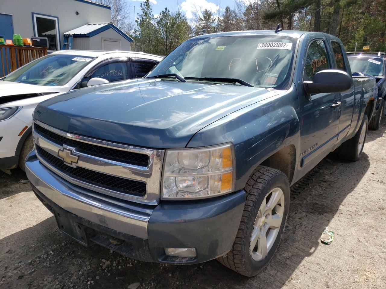 Photo 2 from auction – 2008 CHEVROLET SILVERADO with VIN 1GCEK19048Z260899