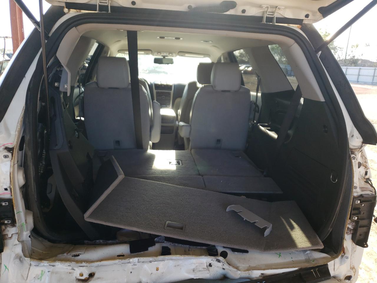 Photo 9 from auction – 2012 GMC ACADIA SLT with VIN 1GKKRRED6CJ242616
