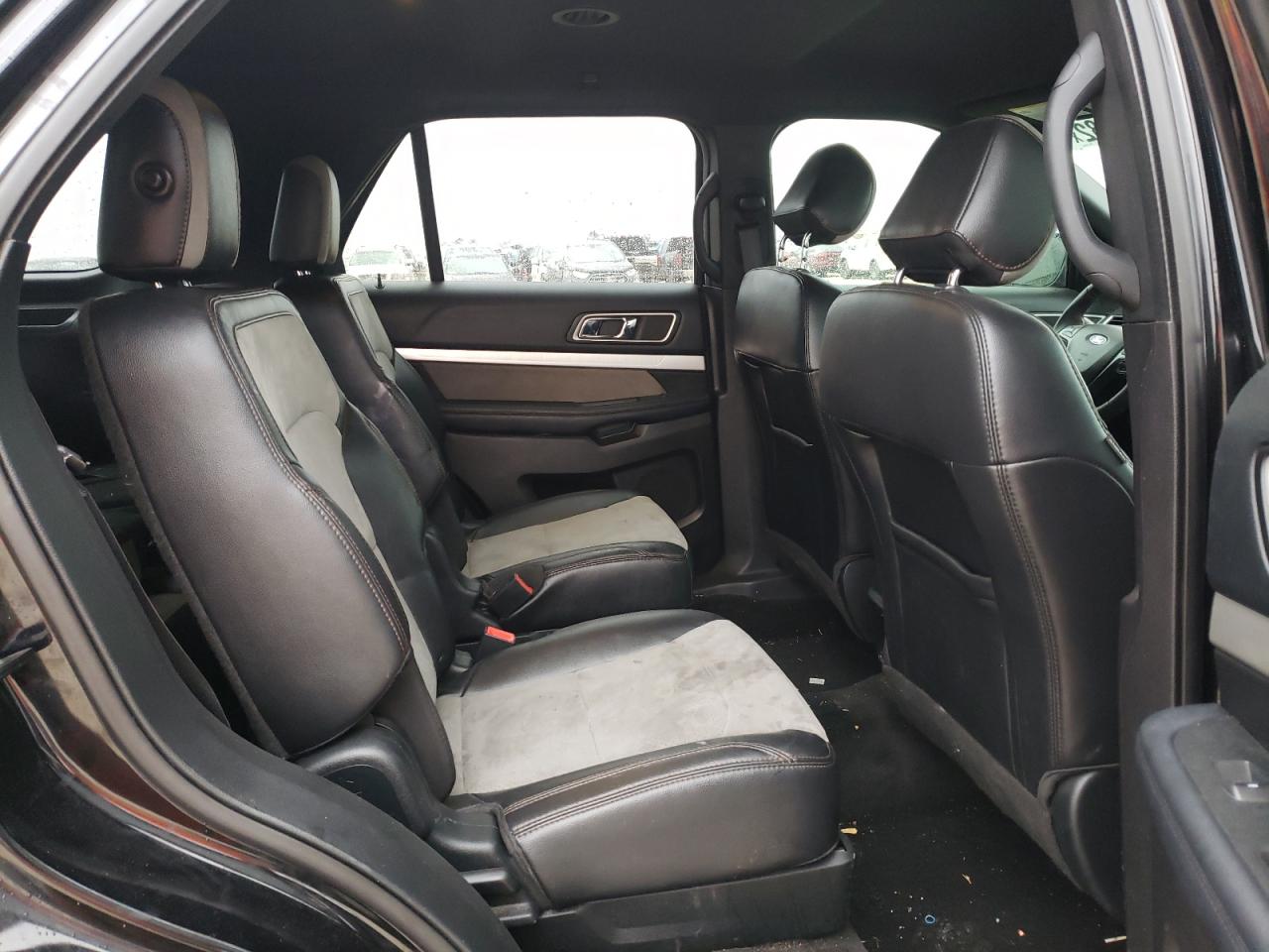 Photo 6 from auction – 2017 FORD EXPLORER X with VIN 1FM5K7D88HGC31428