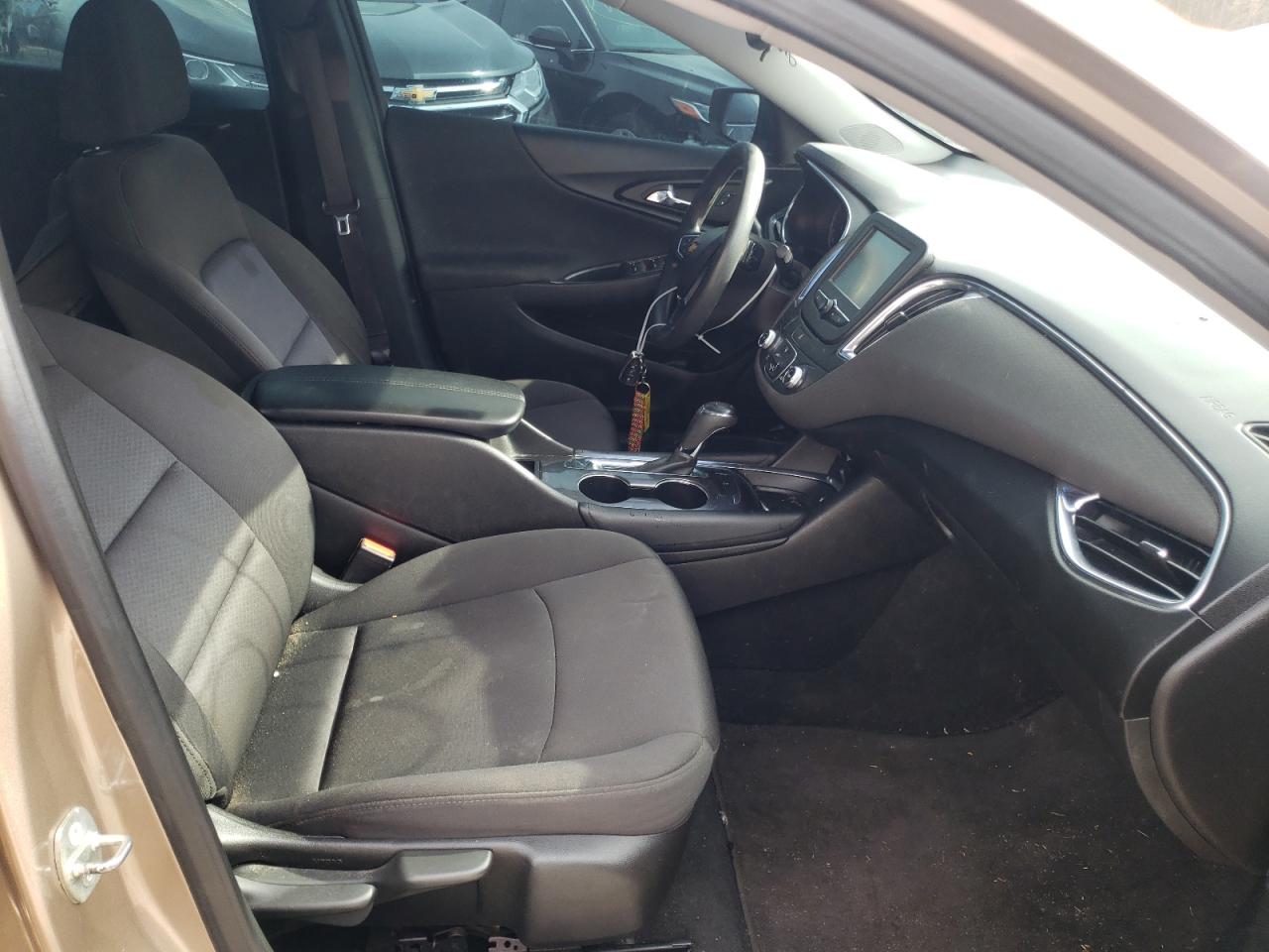Photo 5 from auction – 2018 CHEVROLET MALIBU LT with VIN 1G1ZD5ST5JF199683