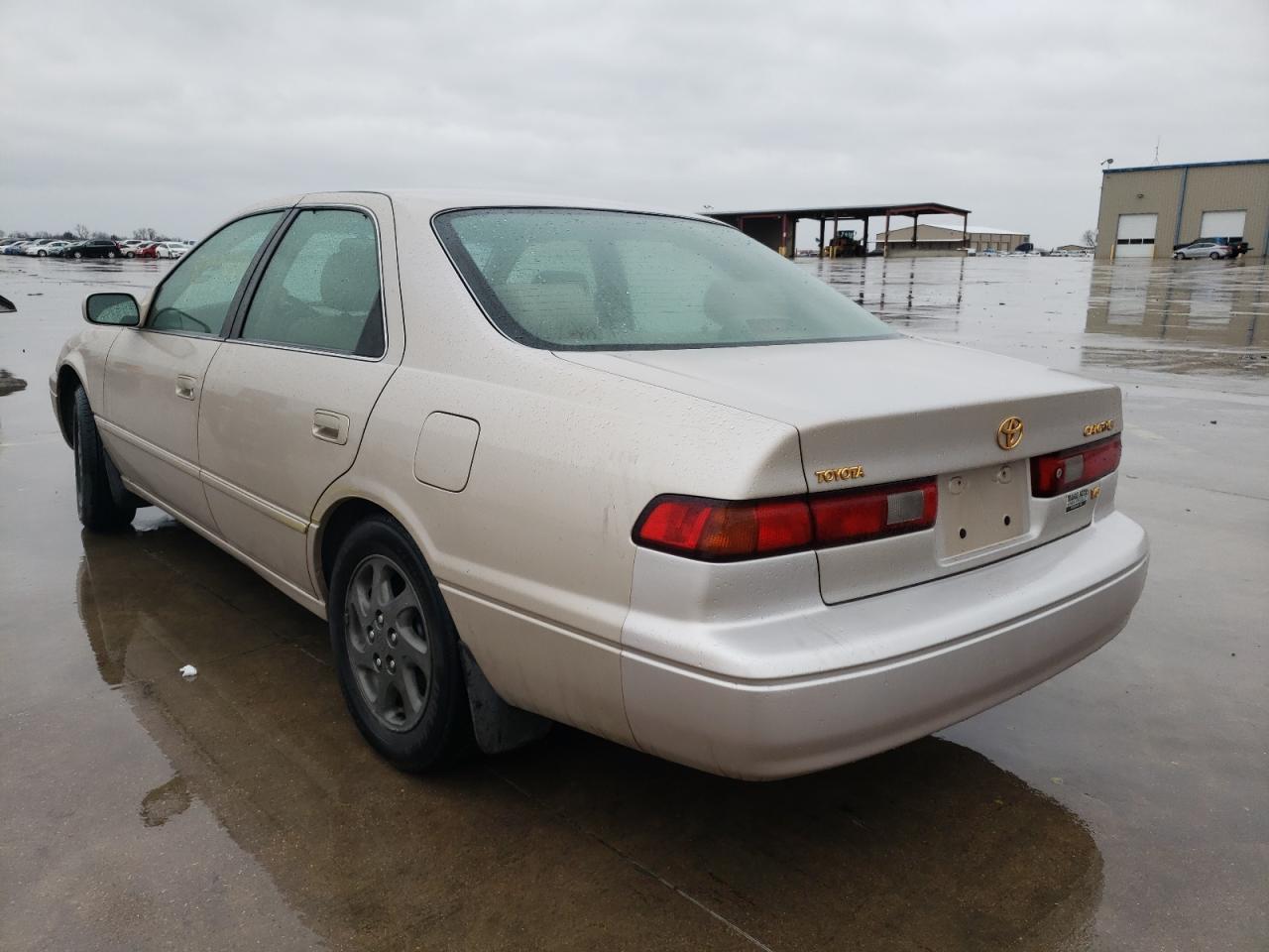 Photo 3 from auction – 1998 TOYOTA CAMRY CE with VIN 4T1BF28KXWU063435