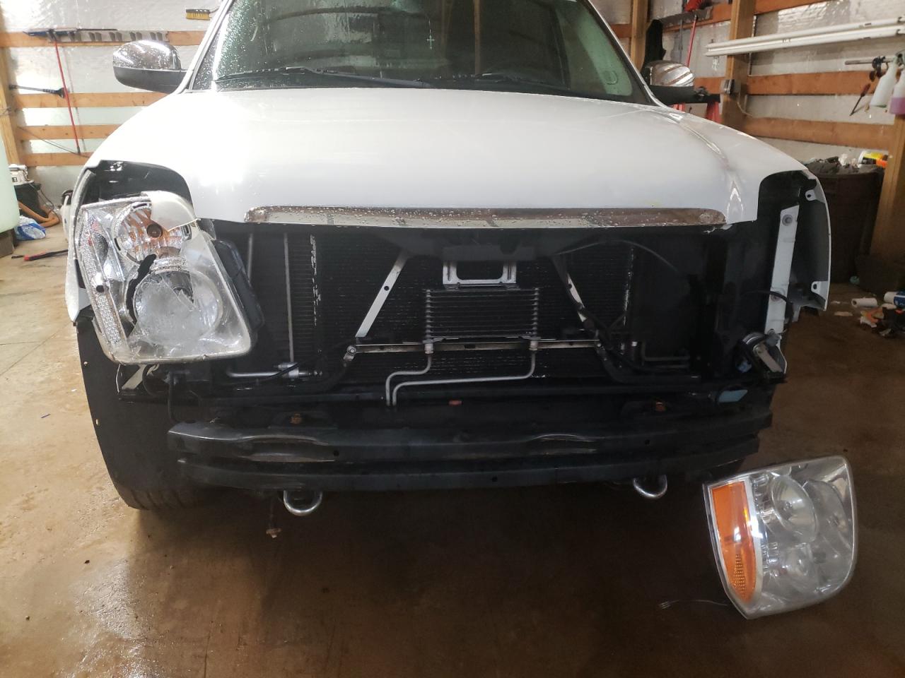 Photo 9 from auction – 2008 GMC YUKON with VIN 1GKFK13088J215271