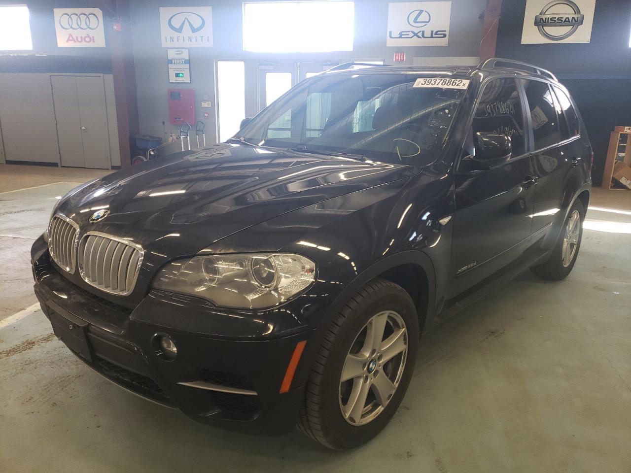 Photo 2 from auction – 2012 BMW X5 XDRIVE3 with VIN 5UXZW0C5XCL664384