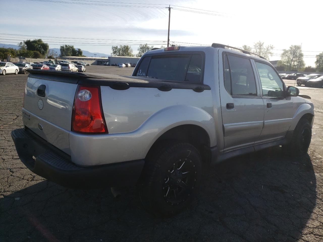 Photo 4 from auction – 2004 FORD EXPLORER S with VIN 1FMZU67K34UB90912