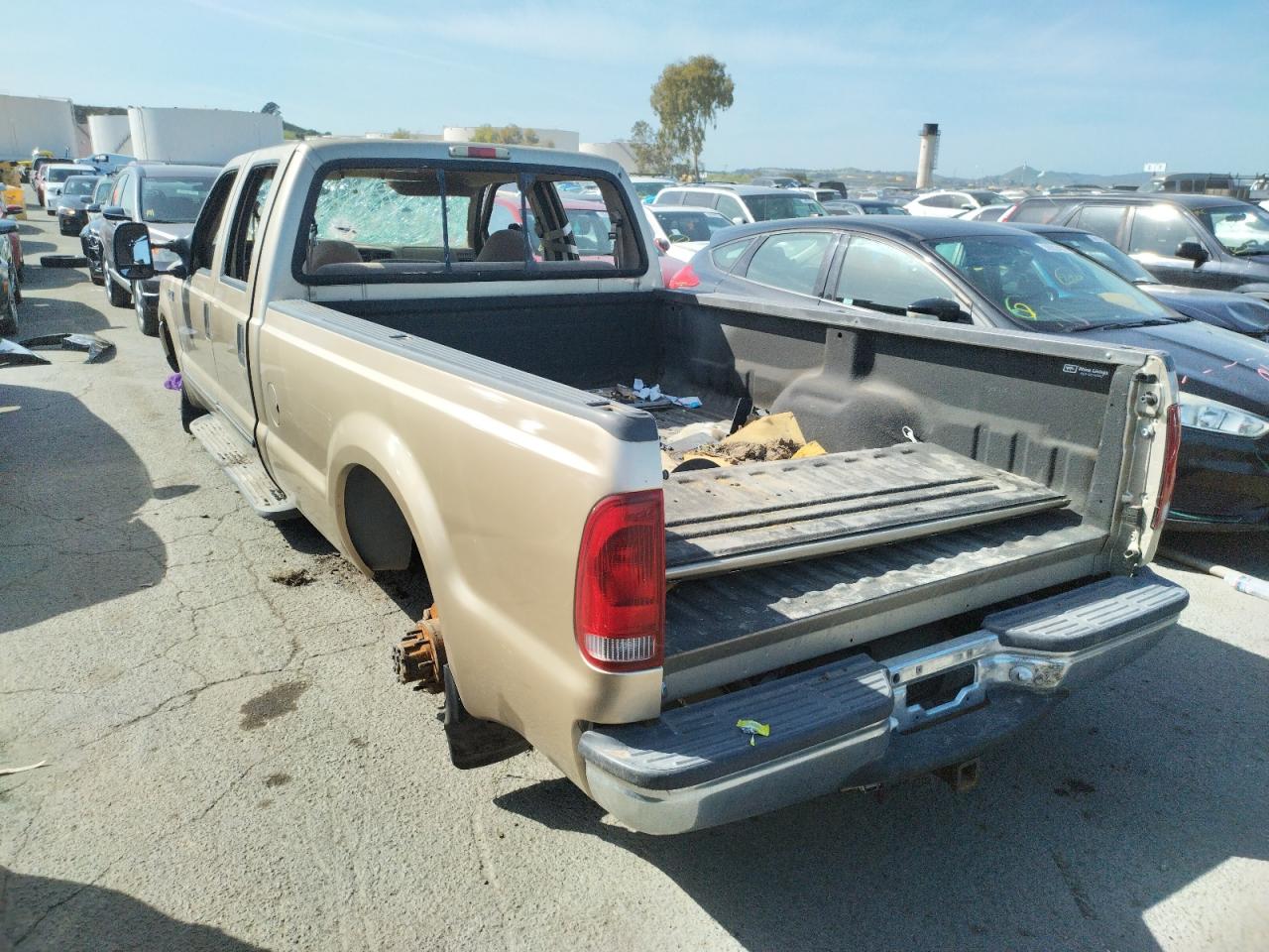 Photo 3 from auction – 2000 FORD F250 SUPER with VIN 1FTNW20S3YEA78403