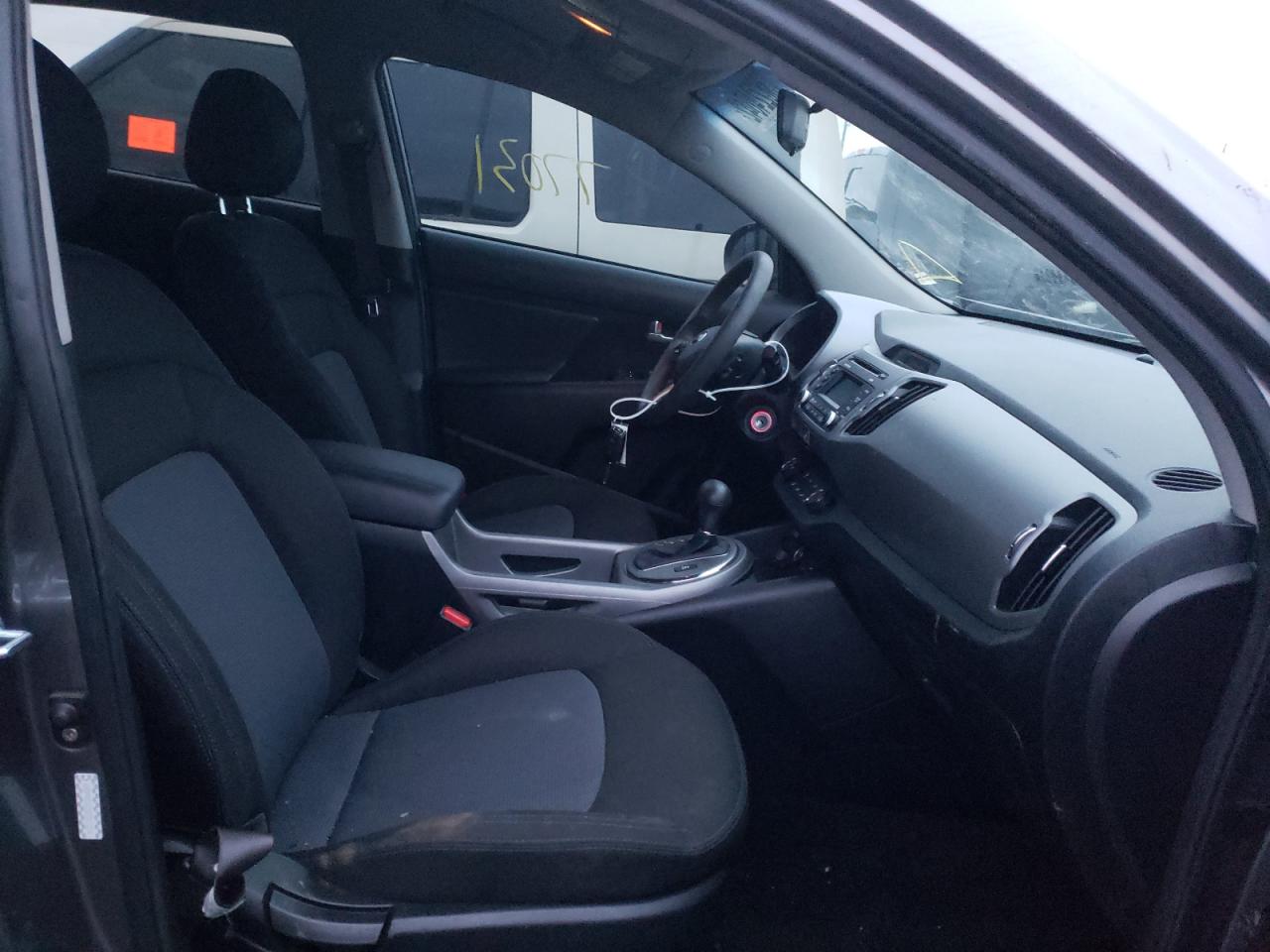 Photo 5 from auction – 2016 KIA SPORTAGE L with VIN KNDPBCAC2G7817314