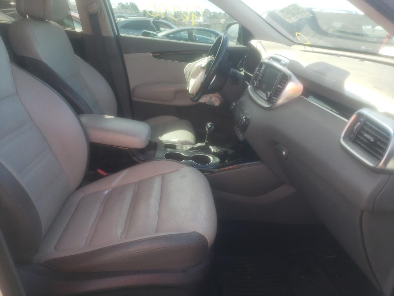 Photo 5 from auction – 2016 KIA SORENTO SX with VIN 5XYPK4A52GG048565