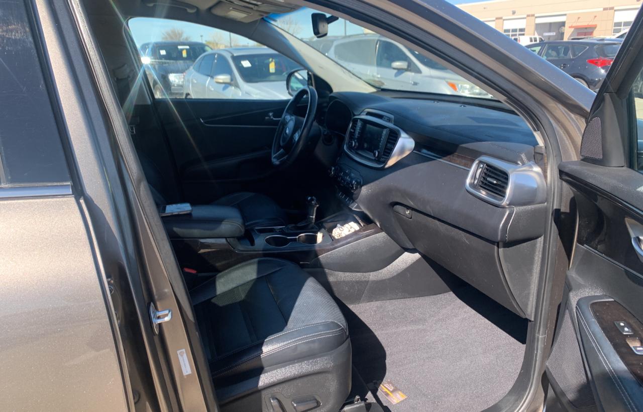 Photo 5 from auction – 2017 KIA SORENTO EX with VIN 5XYPHDA53HG311145