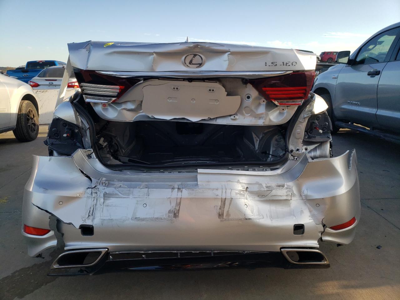 Photo 9 from auction – 2017 LEXUS LS 460 with VIN JTHBL5EF7H5145558