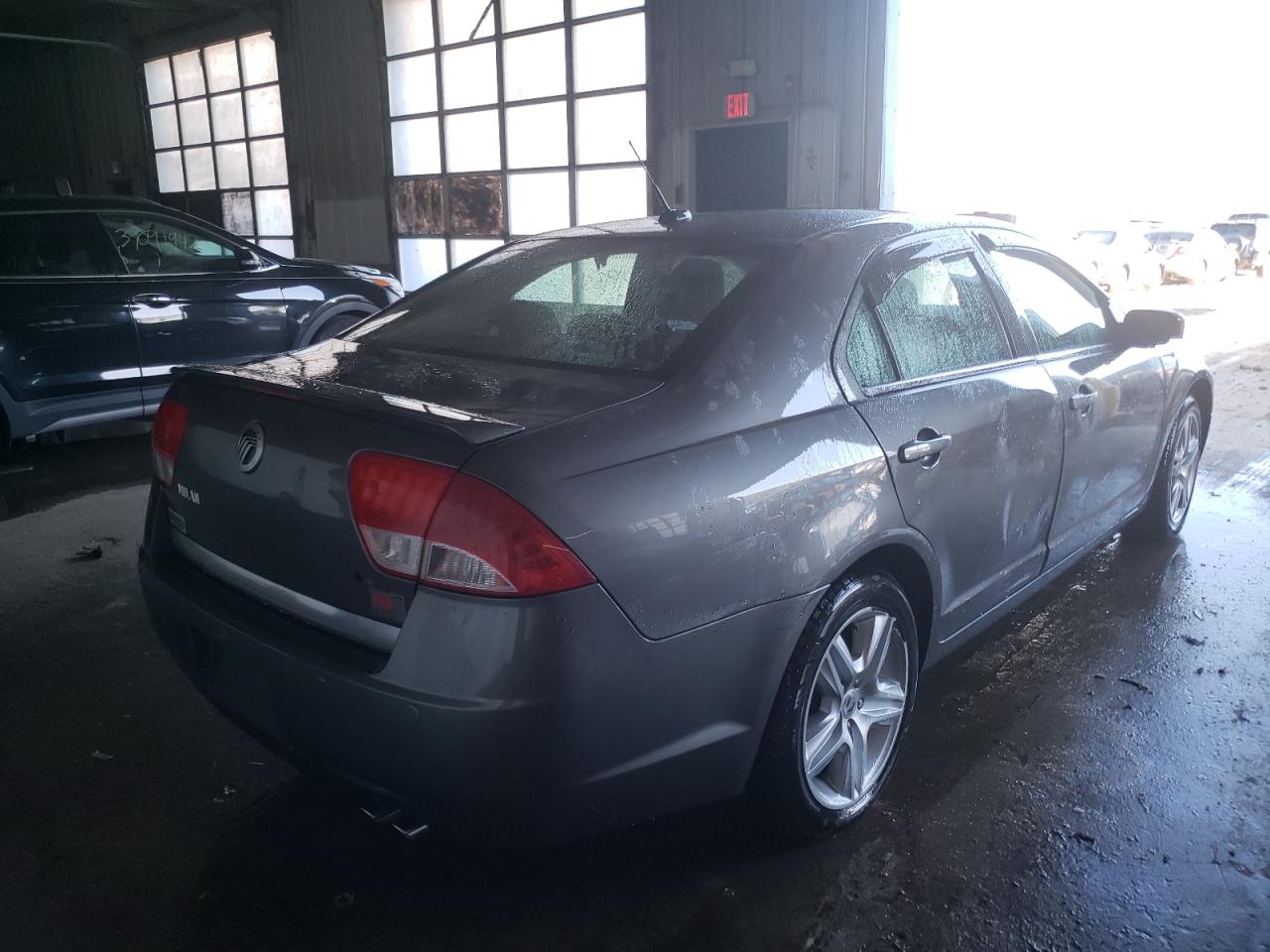 Photo 4 from auction – 2010 MERCURY MILAN with VIN 3MEHM0HA7AR637696