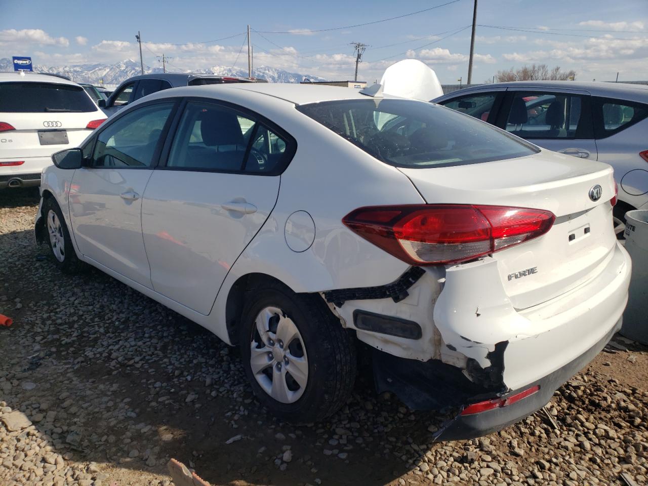 Photo 3 from auction – 2017 KIA FORTE LX with VIN 3KPFK4A7XHE046980