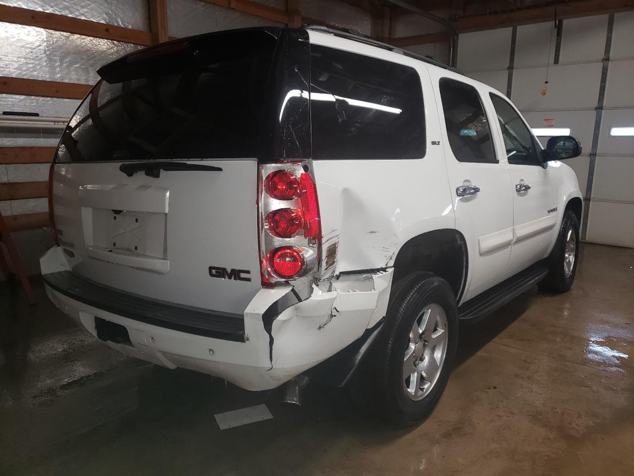 Photo 4 from auction – 2008 GMC YUKON with VIN 1GKFK13088J215271