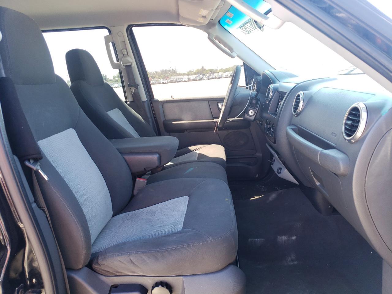 Photo 5 from auction – 2003 FORD EXPEDITION with VIN 1FMRU15WX3LA92389