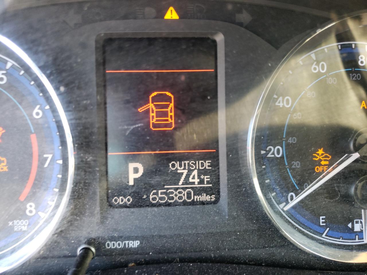 Photo 8 from auction – 2018 TOYOTA COROLLA L with VIN 5YFBURHE8JP777096