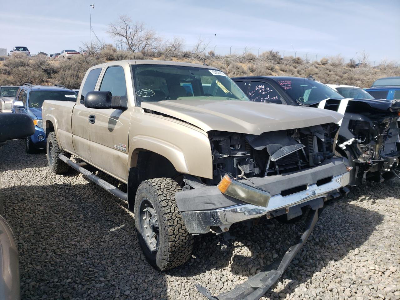 CHEVROLET SILVERADO 2004 with VIN 1GCHC29224E263139 - Photo from auction