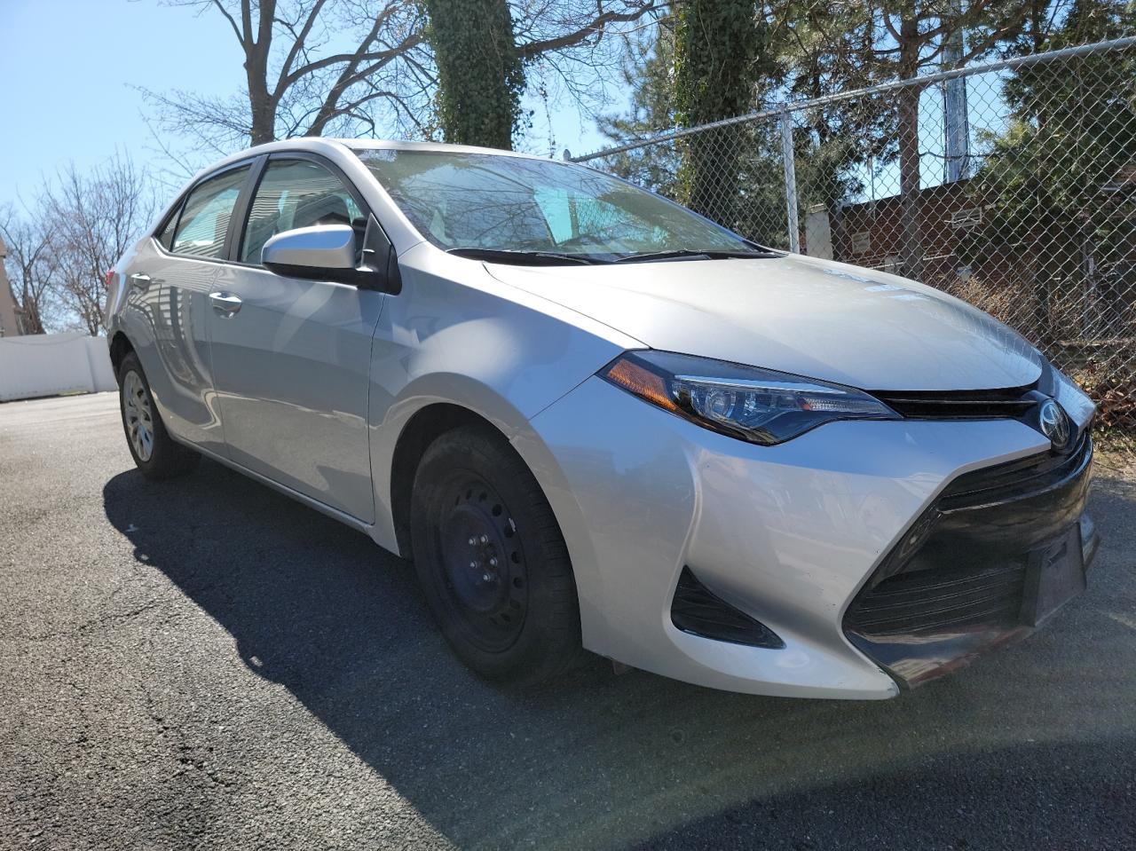 TOYOTA COROLLA L 2019 with VIN 5YFBURHE9KP900003 - Photo from auction