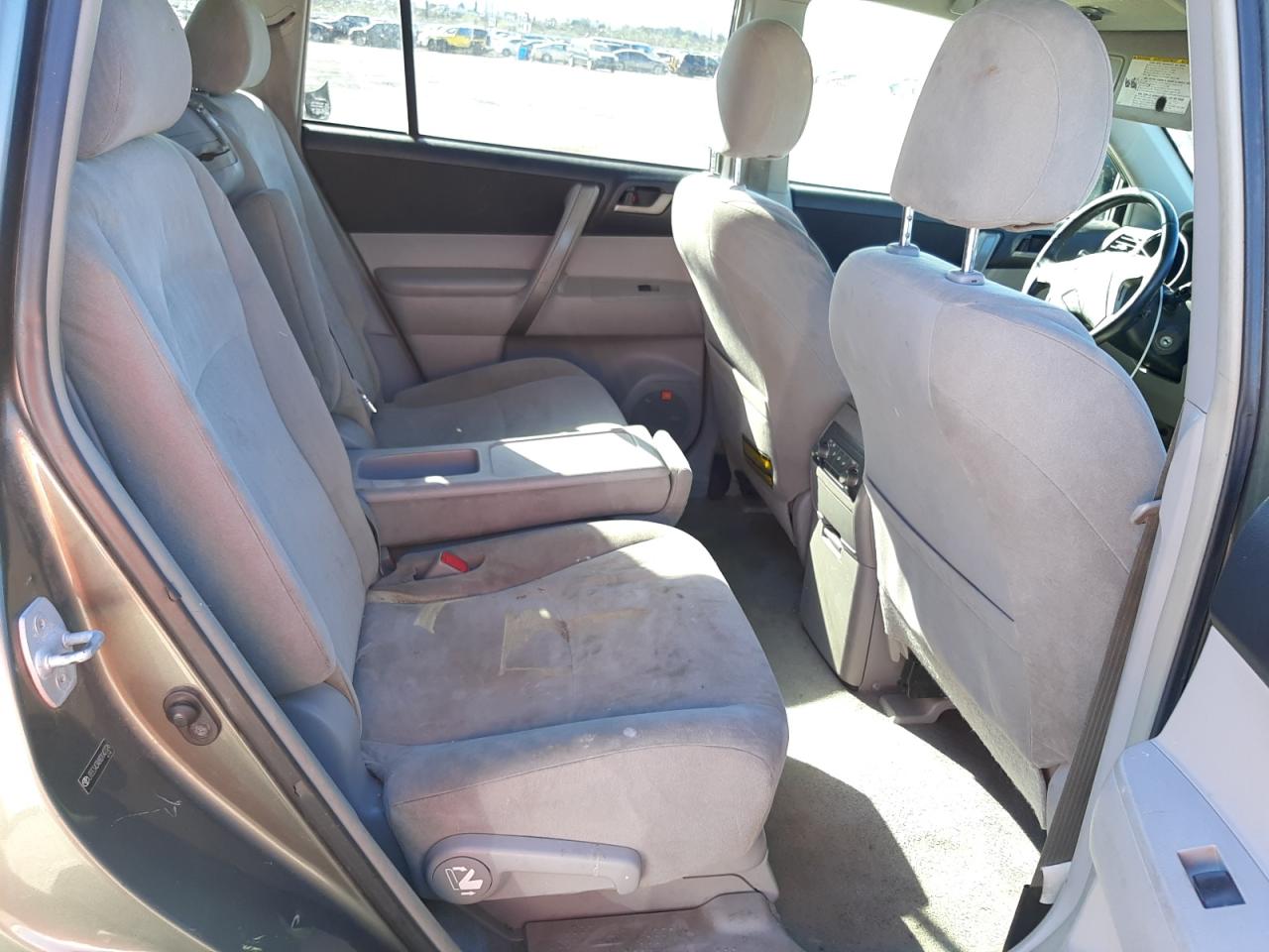 Photo 6 from auction – 2008 TOYOTA HIGHLANDER with VIN JTEES43A882042326
