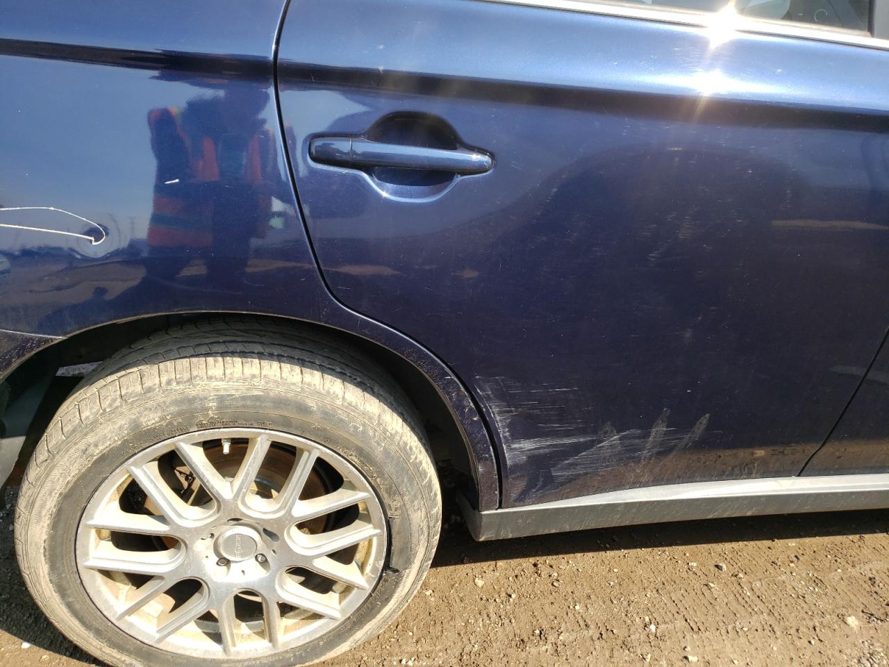 Photo 9 from auction – 2014 MITSUBISHI OUTLANDER with VIN JA4JZ4AX0EZ005628